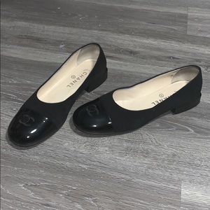 Women’s Chanel flats